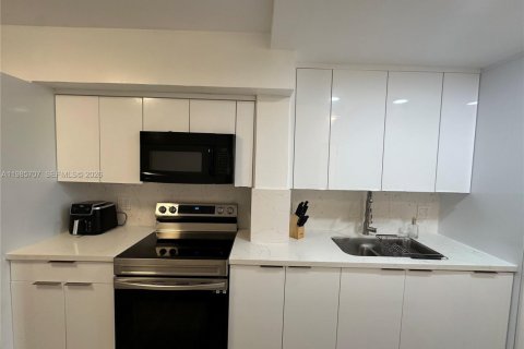 Copropriété à louer à Miami, Floride: 2 chambres, 125.42 m2 № 2047365 - photo 6