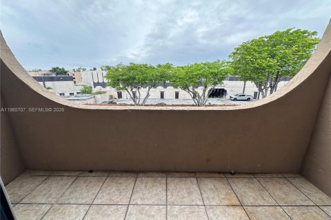 Copropriété à louer à Miami, Floride: 2 chambres, 125.42 m2 № 2047365 - photo 26