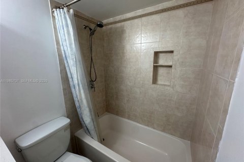 Copropriété à louer à Miami, Floride: 2 chambres, 125.42 m2 № 2047365 - photo 24