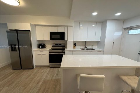 Condo à Miami, Floride, 2 chambres  № 2047365