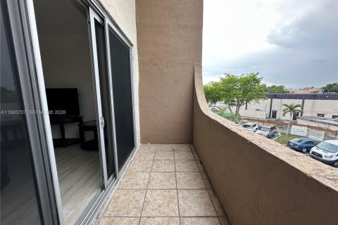 Copropriété à louer à Miami, Floride: 2 chambres, 125.42 m2 № 2047365 - photo 29