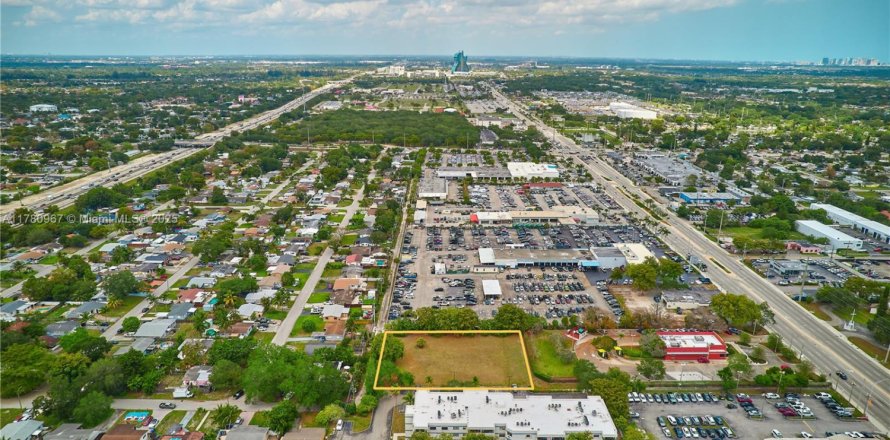 Commercial property in Hollywood, Florida № 1862789