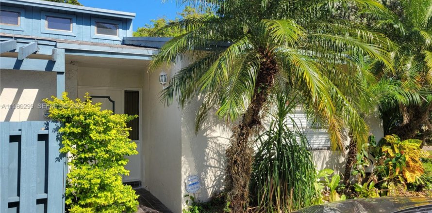 Touwnhouse à Miramar, Floride 3 chambres, 106.84 m2 № 2051489