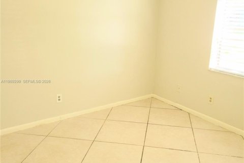 Touwnhouse à louer à Miramar, Floride: 3 chambres, 106.84 m2 № 2051489 - photo 15