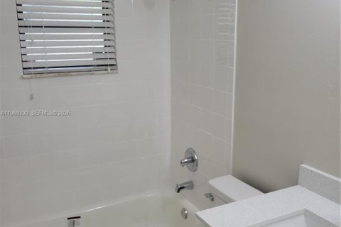 Touwnhouse à louer à Miramar, Floride: 3 chambres, 106.84 m2 № 2051489 - photo 16