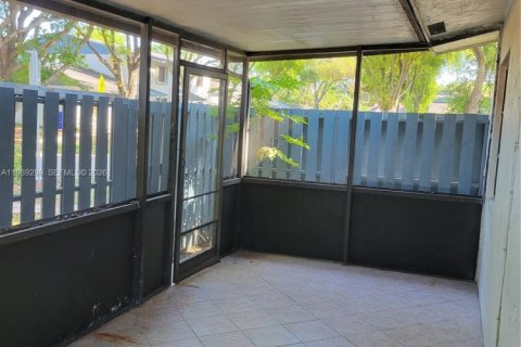 Touwnhouse à louer à Miramar, Floride: 3 chambres, 106.84 m2 № 2051489 - photo 18