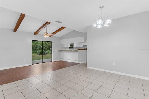 Villa ou maison à vendre à Apopka, Floride: 3 chambres, 121.7 m2 № 2408921 - photo 16