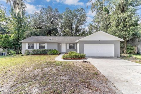 Villa ou maison à vendre à Apopka, Floride: 3 chambres, 121.7 m2 № 2408921 - photo 2