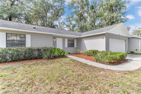 Villa ou maison à vendre à Apopka, Floride: 3 chambres, 121.7 m2 № 2408921 - photo 5