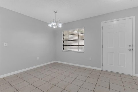Villa ou maison à vendre à Apopka, Floride: 3 chambres, 121.7 m2 № 2408921 - photo 11