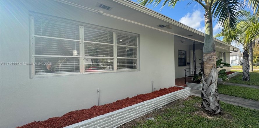 Villa ou maison à Hollywood, Floride 2 chambres, 180.6 m2 № 1864253