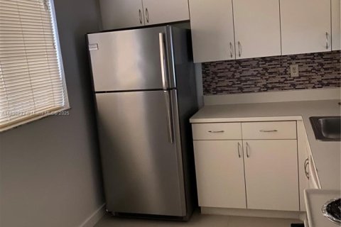 Copropriété à louer à Miami, Floride: 1 chambre, 65.5 m2 № 1940341 - photo 16