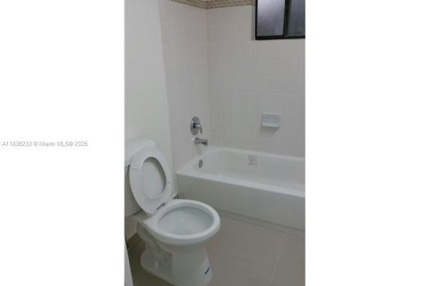 Copropriété à louer à Miami, Floride: 1 chambre, 65.5 m2 № 1940341 - photo 10