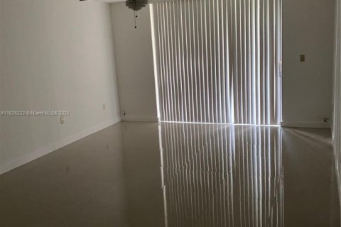 Copropriété à louer à Miami, Floride: 1 chambre, 65.5 m2 № 1940341 - photo 24