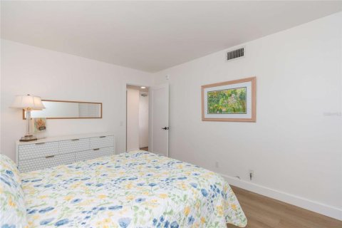 Condominio en venta en Saint Petersburg, Florida, 2 dormitorios, 100.52 m2 № 2214292 - foto 17