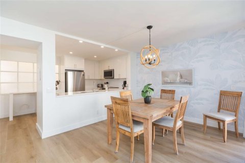 Condominio en venta en Saint Petersburg, Florida, 2 dormitorios, 100.52 m2 № 2214292 - foto 9