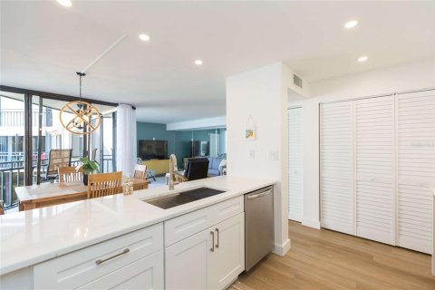 Condominio en venta en Saint Petersburg, Florida, 2 dormitorios, 100.52 m2 № 2214292 - foto 13