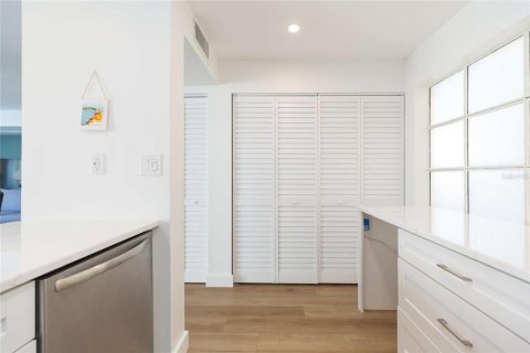 Condominio en venta en Saint Petersburg, Florida, 2 dormitorios, 100.52 m2 № 2214292 - foto 14