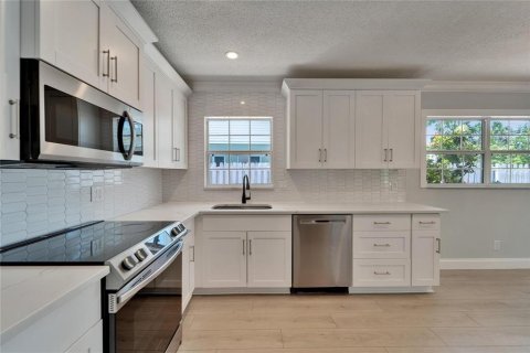 Villa ou maison à vendre à Saint Petersburg, Floride: 3 chambres, 160.91 m2 № 1801869 - photo 26