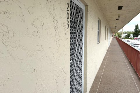 Copropriété à vendre à West Palm Beach, Floride: 1 chambre, 77.76 m2 № 954335 - photo 1