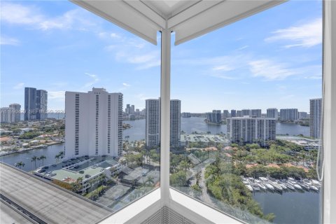 Condominio en venta en Aventura, Florida, 3 dormitorios, 169.55 m2 № 2056894 - foto 28