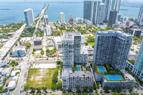 Condo in Miami, Florida, 3 bedrooms № 2076652 - photo 25