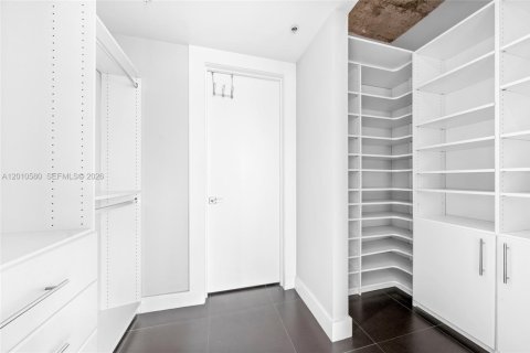 Condo in Miami, Florida, 3 bedrooms № 2076652 - photo 7