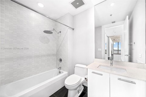 Condo in Miami, Florida, 3 bedrooms № 2076652 - photo 12