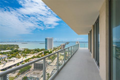 Condo in Miami, Florida, 3 bedrooms № 2076652 - photo 17