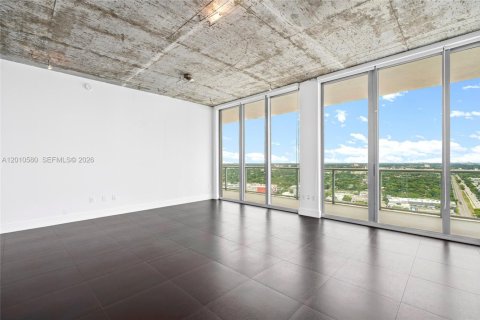 Condo in Miami, Florida, 3 bedrooms № 2076652 - photo 2