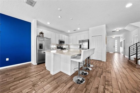 Villa ou maison à vendre à Kissimmee, Floride: 9 chambres, 369.66 m2 № 1722247 - photo 4