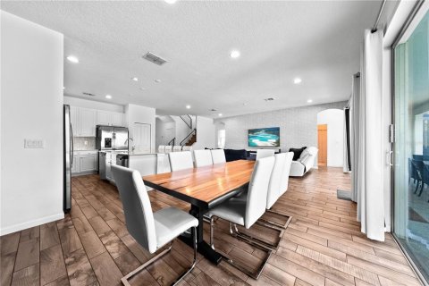 Villa ou maison à vendre à Kissimmee, Floride: 9 chambres, 369.66 m2 № 1722247 - photo 2