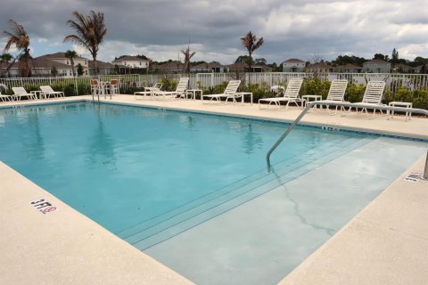 Villa ou maison à vendre à St. Lucie, Floride: 3 chambres, 122.07 m2 № 2172806 - photo 24