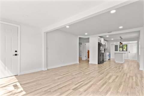 Casa en venta en Saint Petersburg, Florida, 2 dormitorios, 97.36 m2 № 1798319 - foto 6