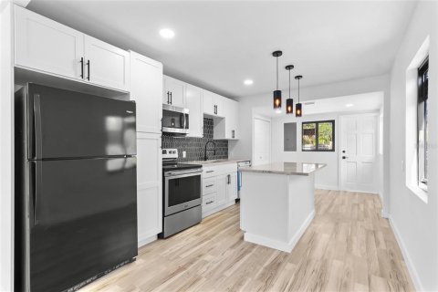 Casa en venta en Saint Petersburg, Florida, 2 dormitorios, 97.36 m2 № 1798319 - foto 9