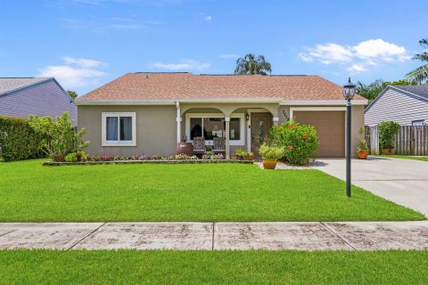 House in Lake Worth, Florida 3 bedrooms, 177.72 sq.m. № 2268987