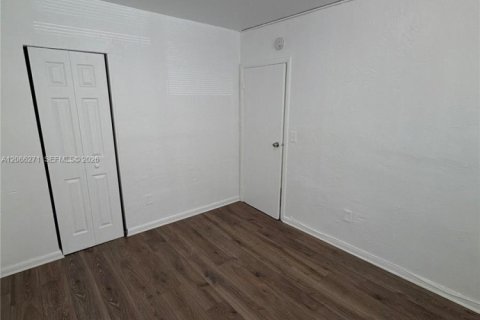 Appartement à louer à Miami, Floride: 1 chambre, 46.45 m2 № 2282744 - photo 4