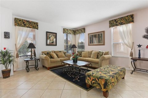 House in Kissimmee, Florida 6 bedrooms, 326.27 sq.m. № 2206590 - photo 2