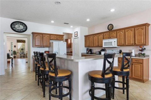 House in Kissimmee, Florida 6 bedrooms, 326.27 sq.m. № 2206590 - photo 7