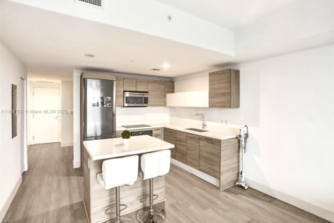 Condo in North Miami Beach, Florida, 2 bedrooms  № 1799121 - photo 7