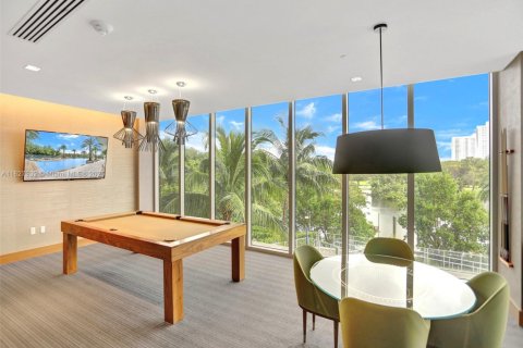 Condo in North Miami Beach, Florida, 2 bedrooms  № 1799121 - photo 13