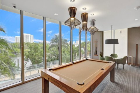 Condo in North Miami Beach, Florida, 2 bedrooms  № 1799121 - photo 14
