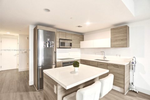 Condo in North Miami Beach, Florida, 2 bedrooms  № 1799121 - photo 9