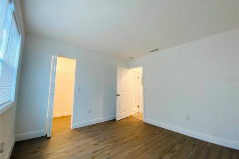 Condo in Tampa, Florida, 1 bedroom  № 2223125 - photo 10