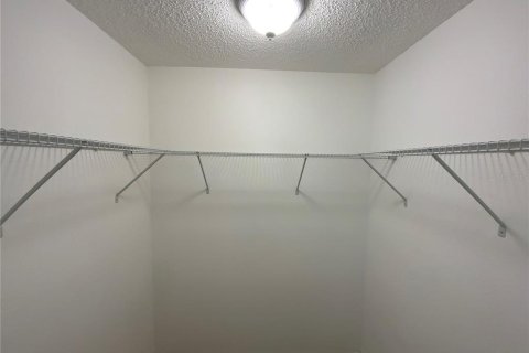 Condo in Tampa, Florida, 1 bedroom  № 2223125 - photo 11
