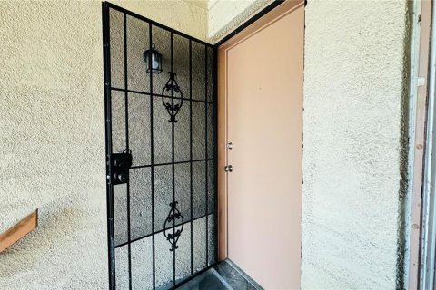 Condo in Tampa, Florida, 1 bedroom № 2223125