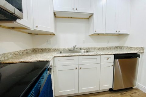 Condo in Tampa, Florida, 1 bedroom  № 2223125 - photo 7