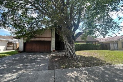 Casa en venta en Miami, Florida, 4 dormitorios, 158.96 m2 № 2056981 - foto 2