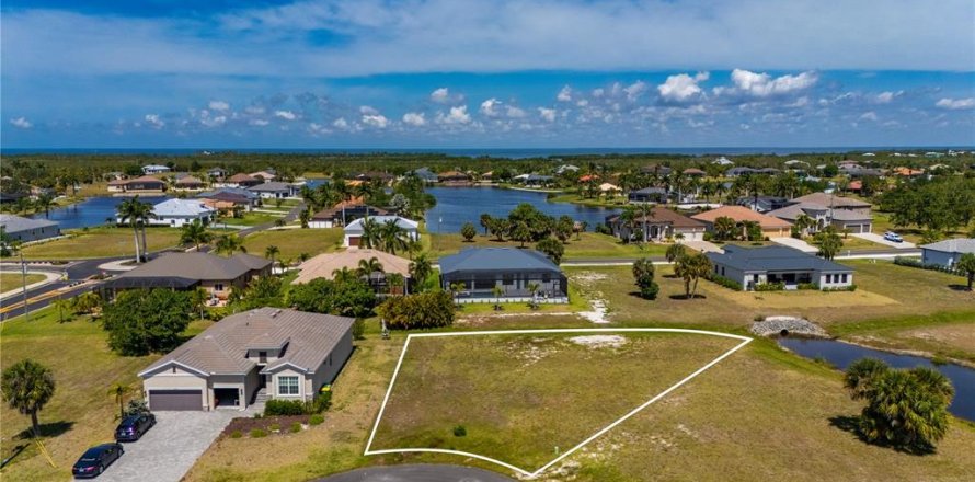 Terreno en Punta Gorda, Florida № 2229358