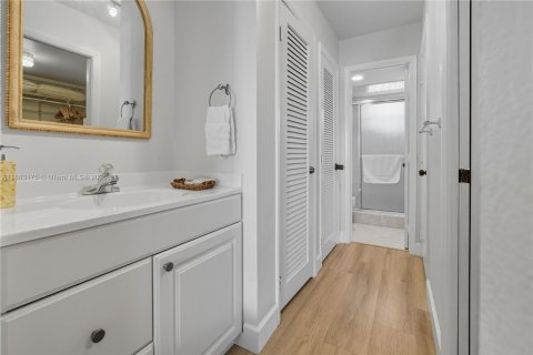 Купить кондоминиум в Лодердейл-бай-те-Си, Флорида 1 спальня, 78.97м2, № 2015082 - фото 25